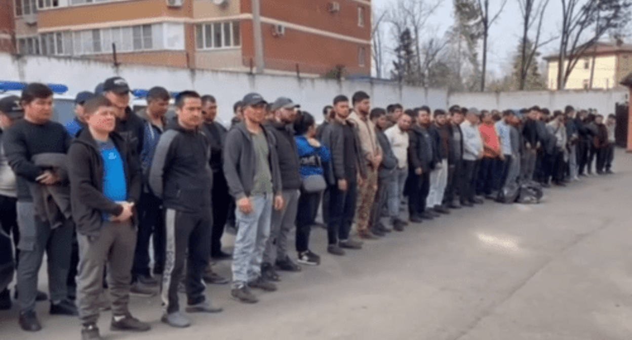Migrants detained as a result of the raids. Screenshot of the video posted on the Telegram channel of the Krasnodar city police on April 4, 2024 https://t.me/mvd23krasnodar/3192