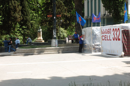 Tbilisi, Rustaveli avenue, camp of opposition. 15 May 2009. Photo of "Caucasian Knot"