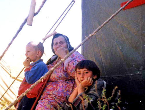 Refugees in the territory of "Promzhilbaza" in Ingushetia. Photo by Tatiana Gantimurova for the "Caucasian Knot"