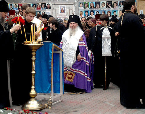 Beslan, school No. 1. September 3, 2009. Photo of "Caucasian Knot"