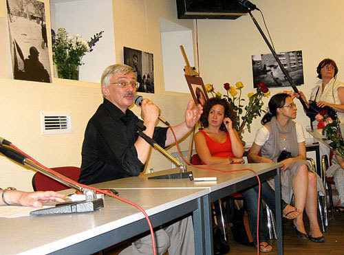 Oleg Orlov, head of the Human Rights Society "Memorial", at Natalia Estemirova's commemoration party. Hall of the "Memorial", July 17, 2009. Photo by "Caucasian Knot" Oleg Orlov, head of the Human Rights Society "Memorial", at Natalia Estemirova's commemoration party. Hall of the "Memorial", July 17, 2009. Photo by "Caucasian Knot"