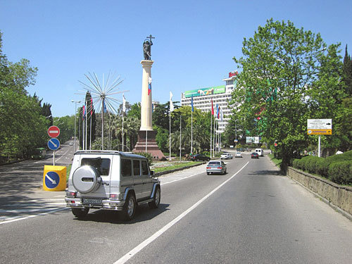 Sochi, Kurortny Avenue. Photo by www.nsmyslov.narod.ru