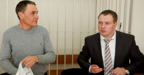 Evgeny Vitishko (left) and his advocate Sergey Loktev (right). Photo by Alexander Saveliev, http://ewnc.org/node/17701