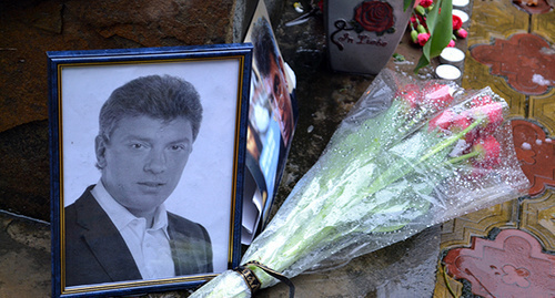Flowers and Boris Nemtsov's photo near the memorial to the victims of the political repressions in Sochi. Photo by Svetlana Kravchenko for the "Caucasian Knot"