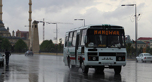 Bus in Grozny. Photo by Magomed Magomedov for the ‘Caucasian Knot’. 