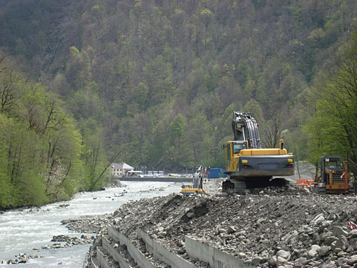 Olympic construction on the Mzymta River. Photo by the "Caucasian Knot"