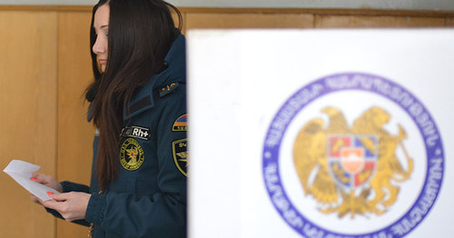 At the polling station at the referendum. December 2015. Photo www.panarminian.net