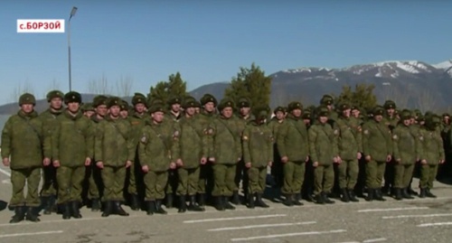Soldiers of military unit of Borzoi, February 27, 2016. Photo: screenshot of the video report by ‘Grozny’ TV Company, Youtube.com. 
