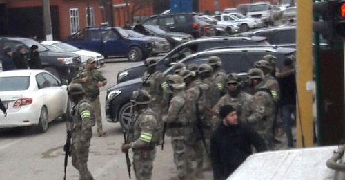 The law enforcers block the village of Tsotsi-Yurt. Chechnya, January 11, 2017. Photo by the "Caucasian Knot" correspondent