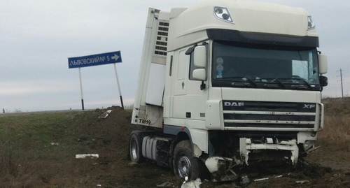 Unknown people damaged four trucks in Manas neighbourhood, Dagestan, April 1, 2017. Photo by Ruslan Magomedov. 