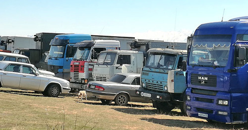 Protest action by heavy truck drivers in Digor, April 12, 2017. Photo by Emma Marzoeva for the 'Caucasian Knot'. 