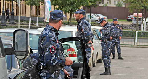 Law enforcers. Grozny. Photo by Magomed Magomedov for "Caucasian Knot"