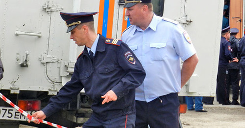 Policemen at the site of explosion, Volgograd, May 16, 2017. Photo by Tatiana Filimonova for the 'Caucasian Knot'. 