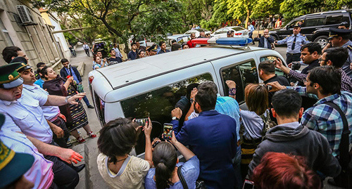 Police car with detained Afghan Mukhtarly. Photo by Aziz Karimov for the Caucasian Knot. 