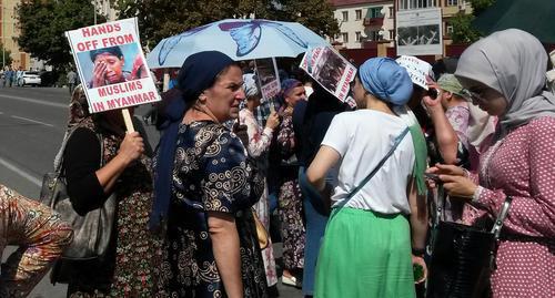 The rally in support of Myanmar Muslims held in Grozny. A poster says: "Hands off from Muslims in Myanmar". September 4, 2017. Photo by Nikolay Petrov for "Caucasian Knot"