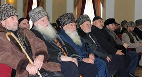 Council of elders. Photo: http://putyislama.ru/kerla/2117