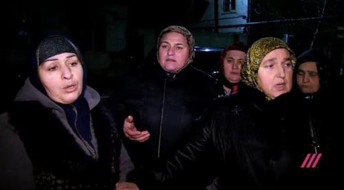 The residents of Kizlyar tell about detentions. Screenshot of the video https://tvrain.ru/teleshow/vechernee_shou/tajnaja_spetsoperatsija_v_kizljare-458206/?utm_source=chromeweb&amp;utm_medium=push&amp;utm_campaign=teleshow-vechernee_shou&amp;utm_term=458206