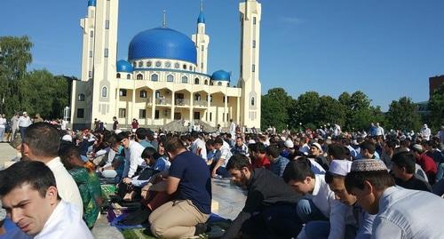 Namaz in Maikop under the open sky. June 15, 2018. Photo courtesy of Eldar Cheuzh