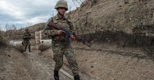 On the contact line in Nagorno-Karabakh. Photo © Sputnik / Ilya Pitalyov https://ru.armeniasputnik.am/karabah/20180501/11780219/v-karabahe-vnov-nablyudaetsya-aktivnost-azerbajdzhanskih-vs.html