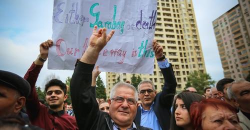 Rally participants in Baku hold slogan 'Either Karabakh or death!', September 29, 2018. Photo by Aziz Karimov for the Caucasian Knot