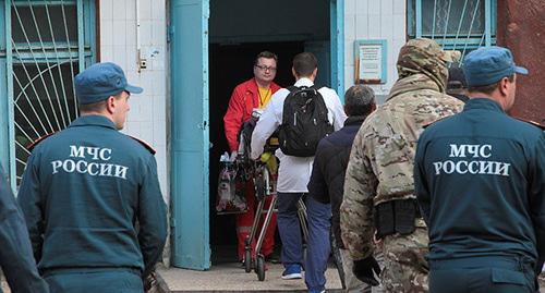 At the place of tragedy in Kerch, October 18, 2018. Photo: REUTERS/Pavel Rebrov