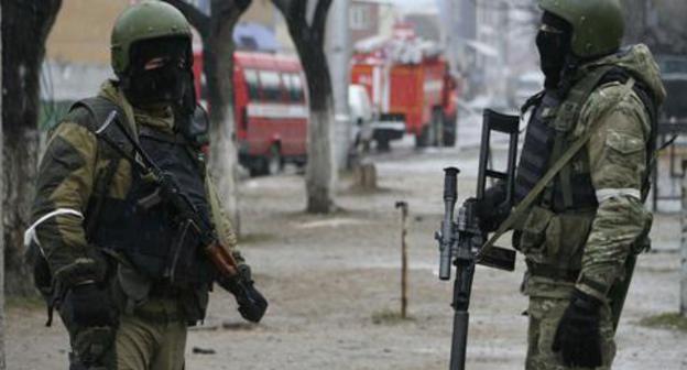 Law enforcers. Photo: REUTERS/Stringer