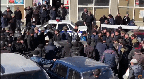 Residents of Khadjalmakhi village after the incident in the marketplace. Screenshot from video posted by 'Chernovik', https://www.youtube.com/watch?v=dtHDhpbl6BU&feature=youtu.be