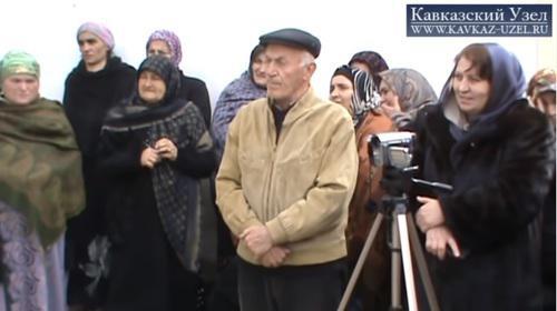 Meeting of the Irganai residents demanding compensation for the land flooded during the construction of a hydroelectric power plant, Dagestan, March 5, 2014. Screenshot from video by the Caucasian Knot: https://www.youtube.com/watch?v=aIbW-mNGJBM