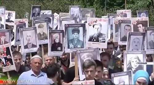 Participants of the "Immortal Regiment" action in Grozny, May 9, 2019. Screenshot from video broadcasting by 'Grozny' TV Channel, https://www.youtube.com/watch?v=3pjVOi_3Bjo