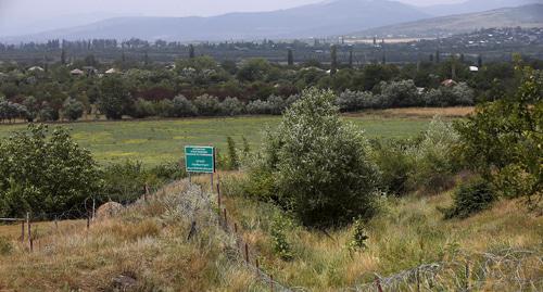 The border between Georgia and South Ossetia. Photo: REUTERS / David Mdzinarishvili