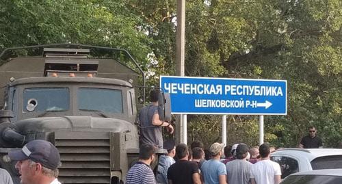 Military vehicles near the signpost installed on the Chechen-Dagestani border. June 12, 2019. Photo by Ilyas Kapiev for the "Caucasian Knot"