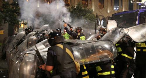 Special forces disperse protest action, Tbilisi, June 21, 2019. Photo: REUTERS/Irakli Gedenidze