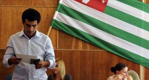 At the polling station in Abkhazia. Photo: REUTERS/Sergei Karpov