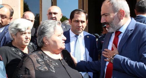 Armenian Prime Minister Nikol Pashinyan met the protesters. Photo by Tigran Petrosyan for the "Caucasian Knot"