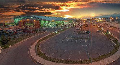 Tbilisi airport. Photo: Gmaisuradze15 - https://ru.wikipedia.org/wiki/Тбилиси_(аэропорт)#/media/Файл:Tbilisi_airport_1.jpg