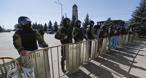 Police officers at the rally in Magas. Photo: REUTERS/Maxim Shemetov