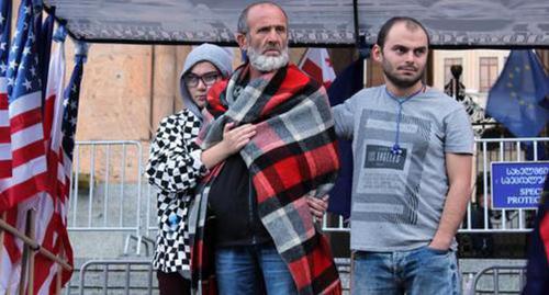 Malkhaz Machalikashvili, Temirlan Machalikashvili's father (in the center). Photo by Inna Kukudjanova for the "Caucasian Knot"