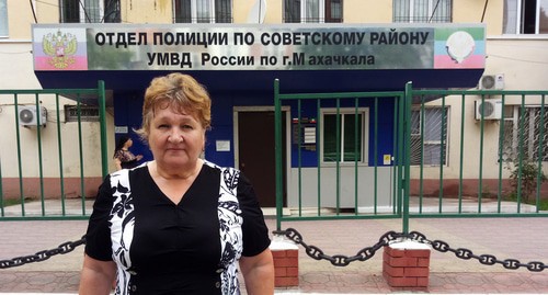 Shaganaz Rabadanova at the Soviet District Interior Division in Makhachkala, August 21, 2020. Photo by Rasul Magomedov for the Caucasian Knot