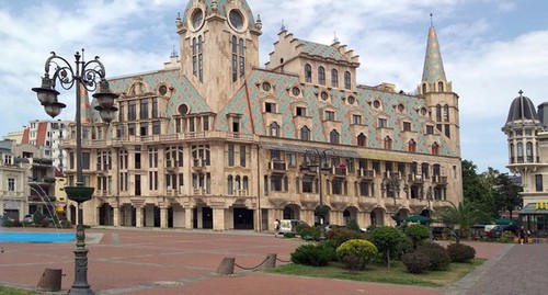 A square in Batumi. Photo by Nina Tumanova for the "Caucasian Knot"