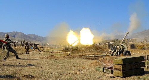 Soldiers of the Azerbaijani Army. Photo: press service of the Ministry of Defence of Azerbaijan, https://mod.gov.az/az/news/ermenistan-silahli-quvvelerinin-ates-noqtelerine-artilleriya-bolmelerimiz-zerbeler-endirir-video-33121.html