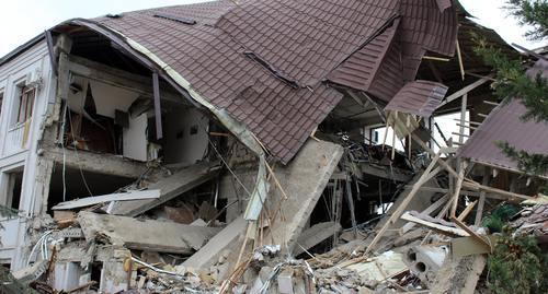 House in Stepanakert damaged as a result of shelling. Photo by Armine Martirosyan for the Caucasian Knot