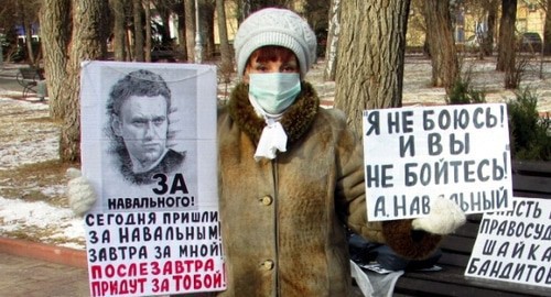 Galina Tikhenko holds solo picket in Volgograd, February 14, 2020. Photo by Vyacheslav Yaschenko for the Caucasian Knot