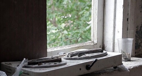 Electric stove in the Dagestani camp for the Azerbaijani citizens. Screenshot from the video posted by the Caucasian Knot at: http://www.youtube.com/watch?v=n-JJNn-2XLI&t=52s