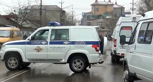 Law enforcers block a street. Photo: press service of the National Antiterrorism Committee of the Russian Federation