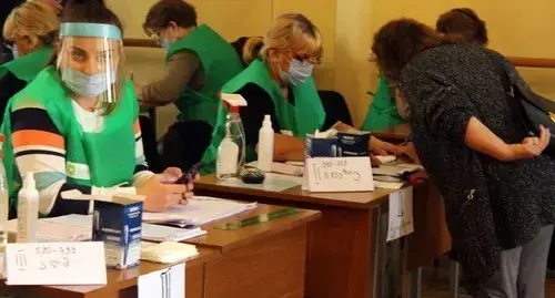 Voting at a polling station in Georgia. Photo by Inna Kukudzhanova for the Caucasian Knot