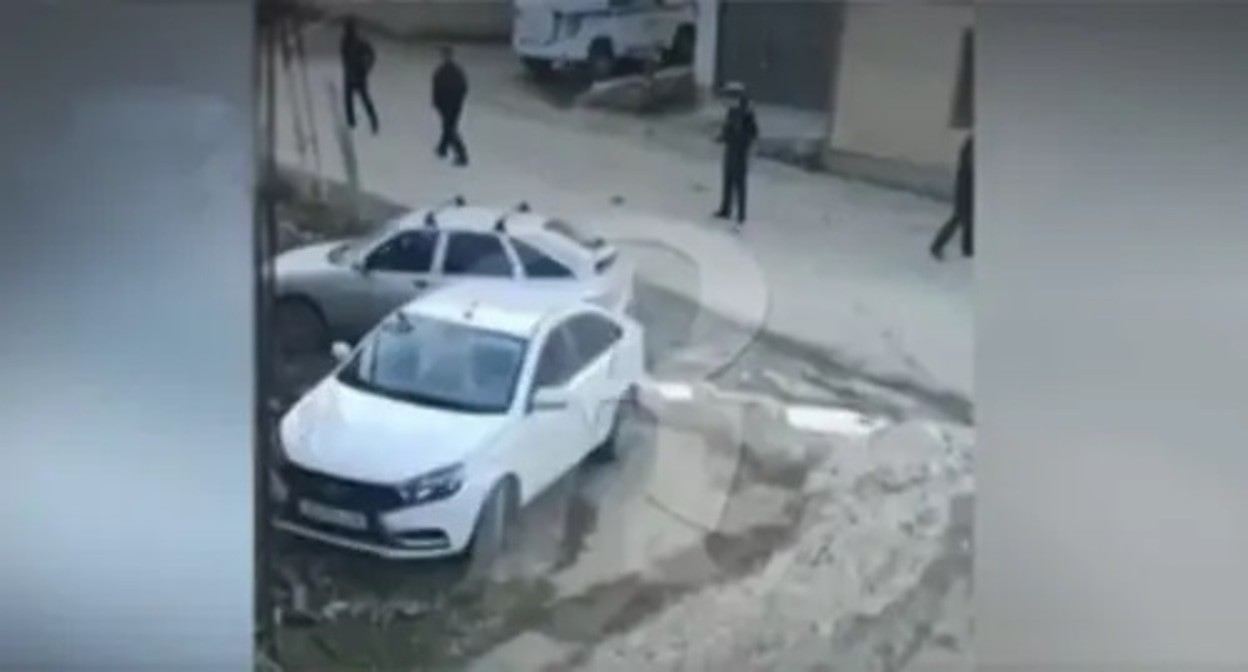 Police officers at the scene of the attack in the village of Ametrkmakhi. Screenshot: video broadcasting of the 'Russia' TV channel