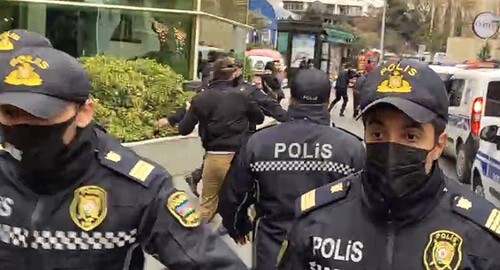 The police detains participants of a protest action in support of Salekh Rustamov. Screenshot of the video by MEDIAN TV https://www.facebook.com/MeydanTelevision/videos/5146199622076914