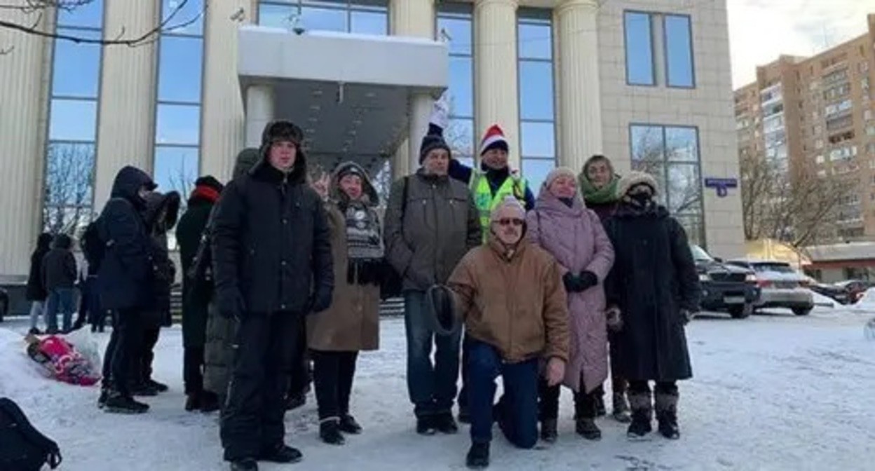 Supporters of the HRC 'Memorial' at the Moscow Court, December 23, 2021. Photo: press service of the HRC 'Memorial'