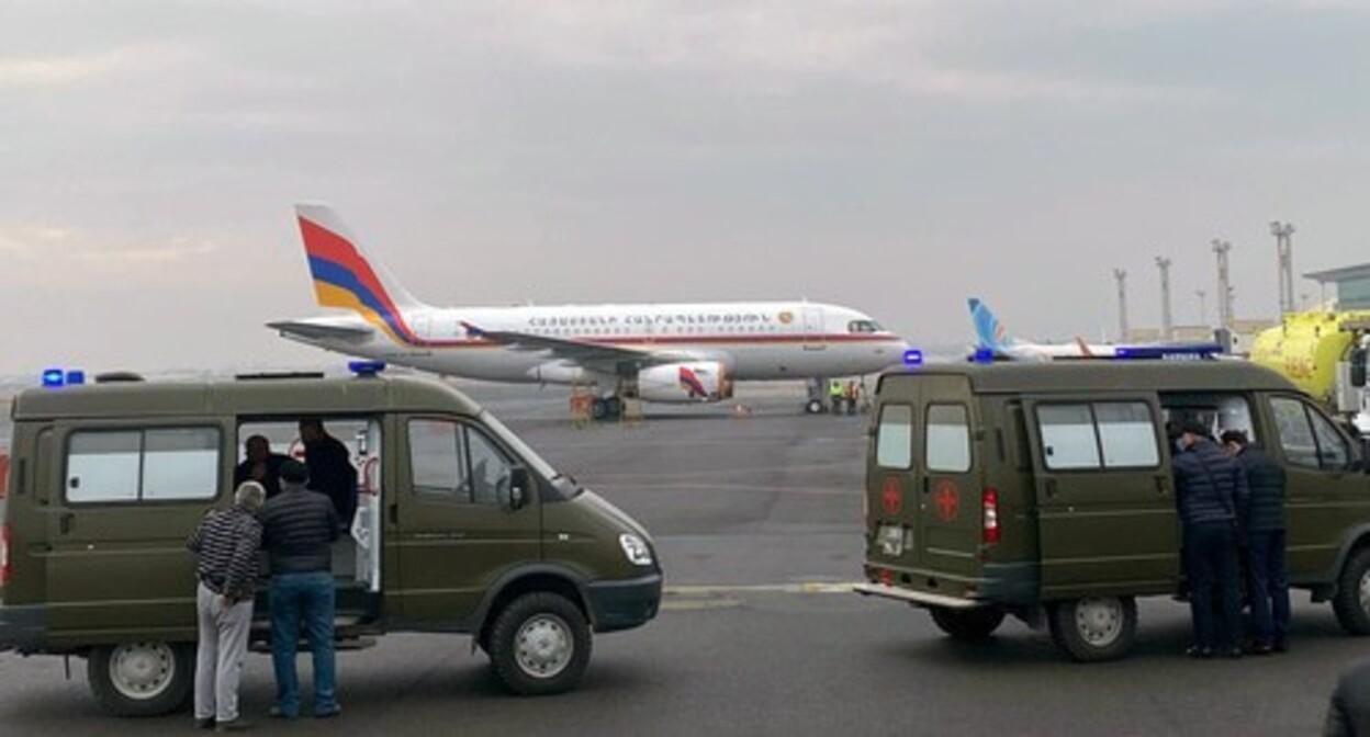 Five militaries taken prisoner on November 16 were returned to Armenia. Photo: Facebook / European Union in Armenia  https://www.facebook.com/photo?fbid=287779630055425&amp;set=pcb.287772106722844