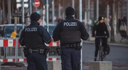 Policemen in Berlin. Photo: pixabay.com